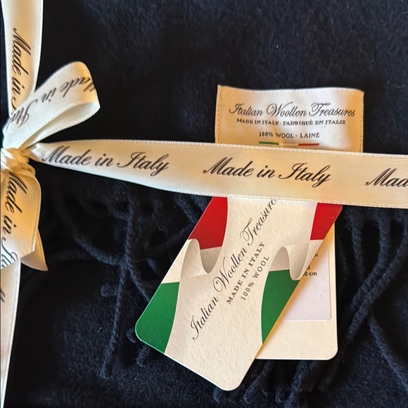 Italian Woolen Treasures Navy Blue Scarf - Picture 2 of 2